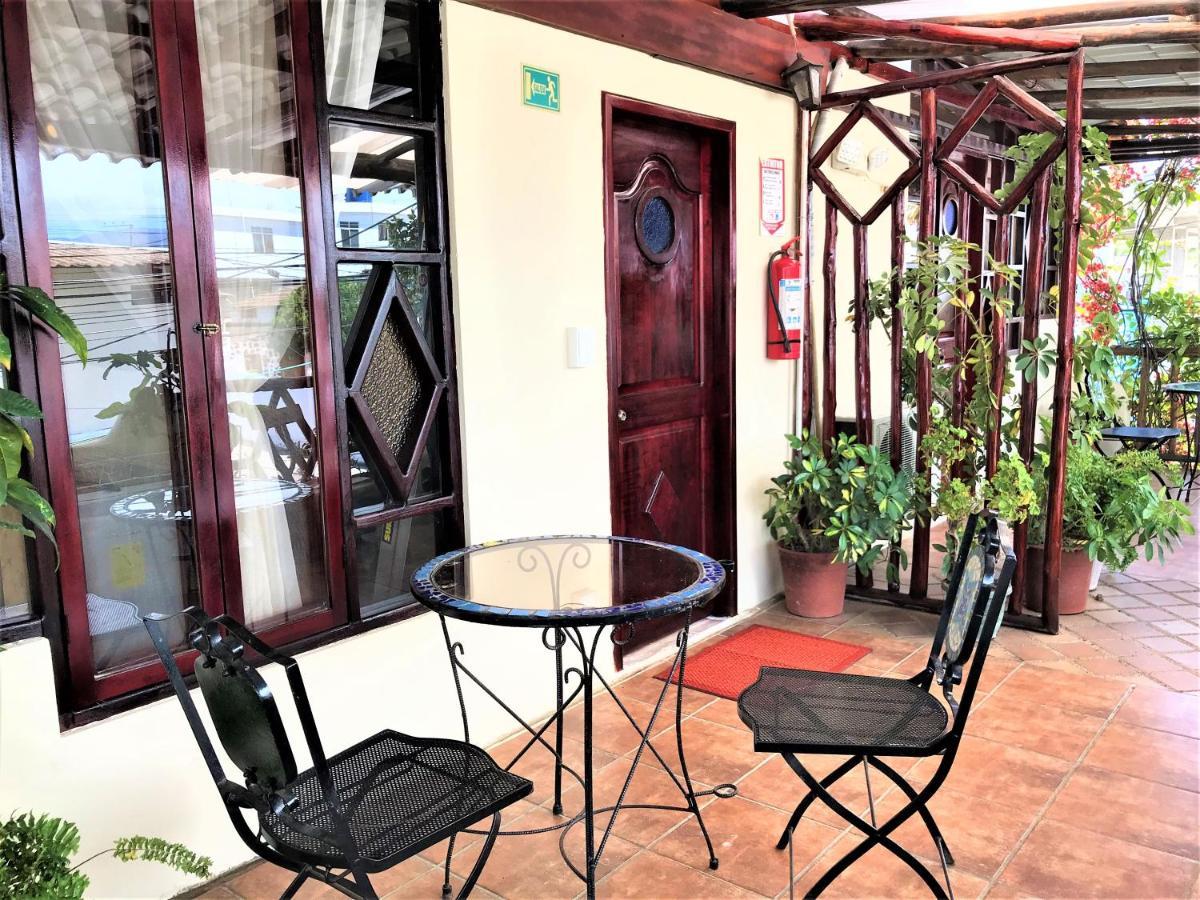 Casa Del Lago Lodging House Пуэрто-Айора Экстерьер фото